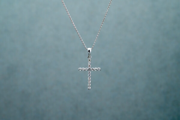 Cross necklace made of Diamonds 