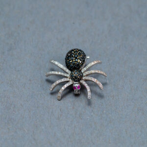 18k White Gold Diamond Spider pin 