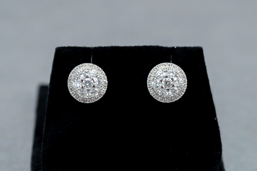 14k White Gold Diamond Cluster Stud earrings
