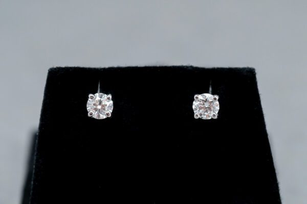 A 14k White Gold Diamond stud earrings 
