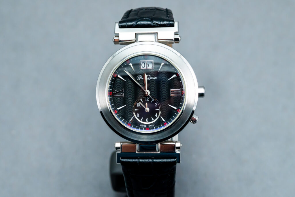 A watch is shown with the time displayed.