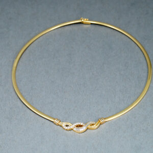 18k Yellow Gold Diamond necklace 