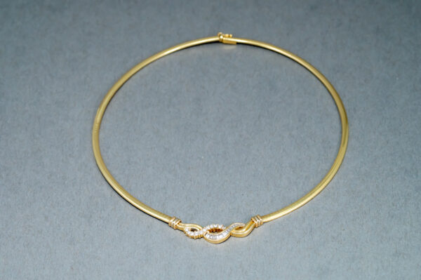18k Yellow Gold Diamond necklace 
