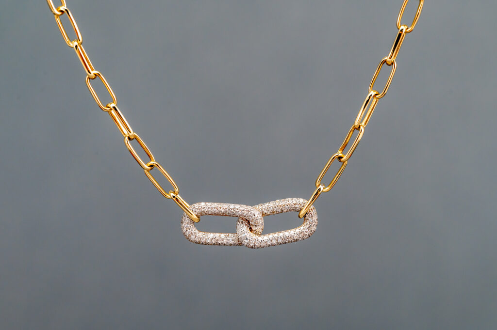 Necklace with interlocking chains
