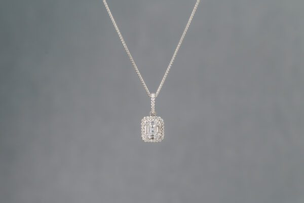 18k White Gold Diamond Pendant