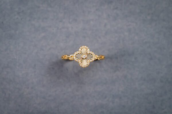 14k Yellow Gold Diamond Clover Ring