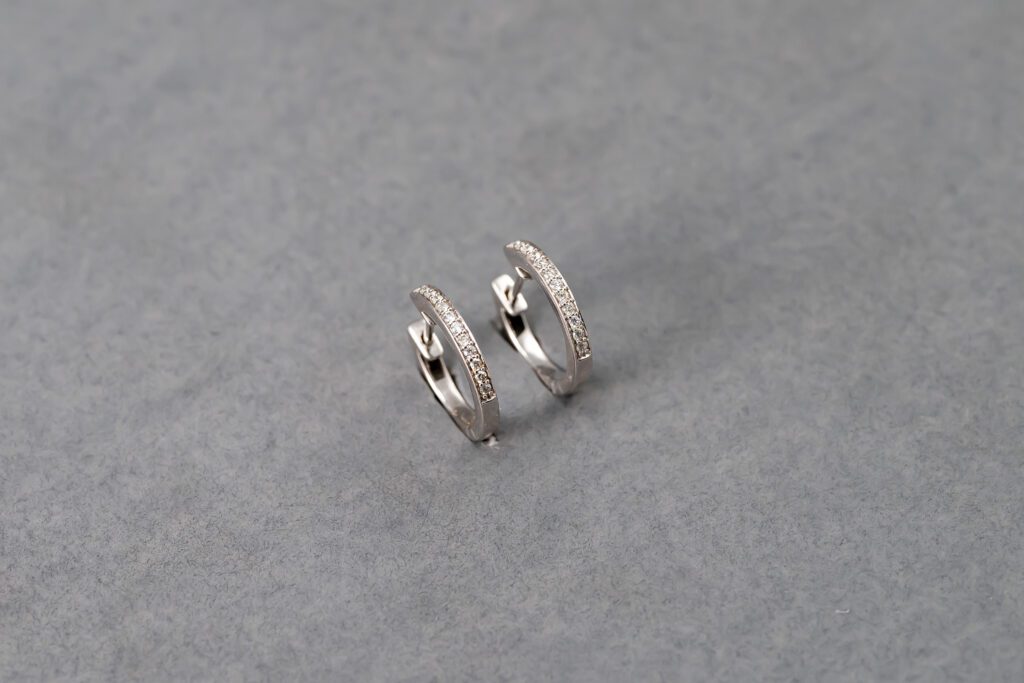 18K White Gold Diamond Huggie Earring