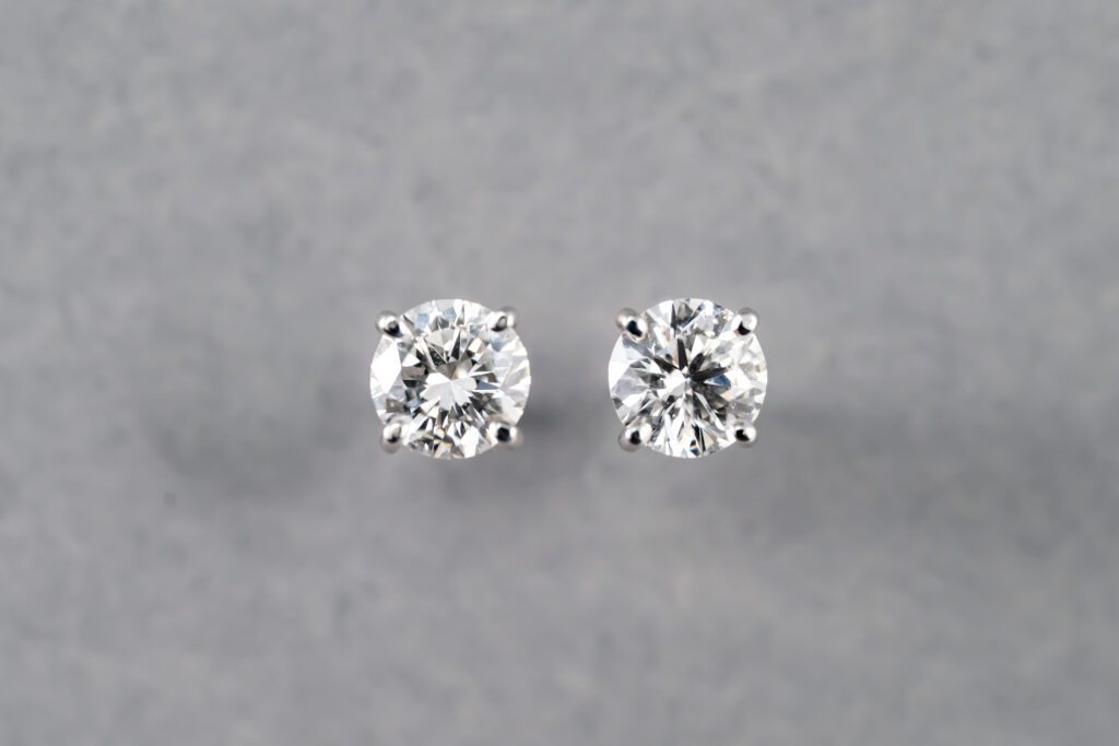 14k White Gold Diamond Stud Earrings