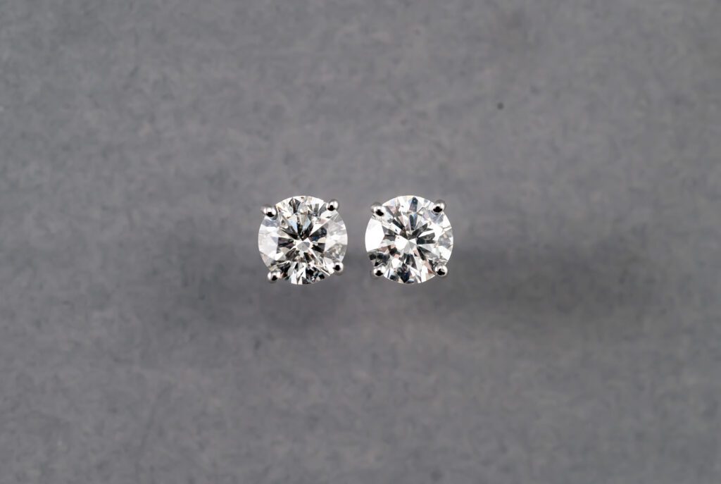 14k White Gold Diamond Stud Earrings